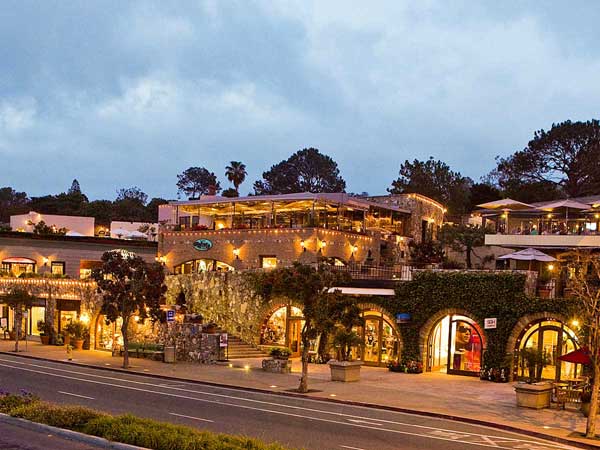 L'Auberge Del Mar exterior from the street